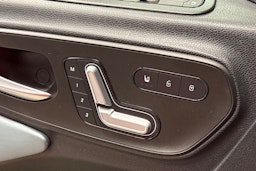 punainen Mercedes-Benz Sprinter 2020 kuva 32.