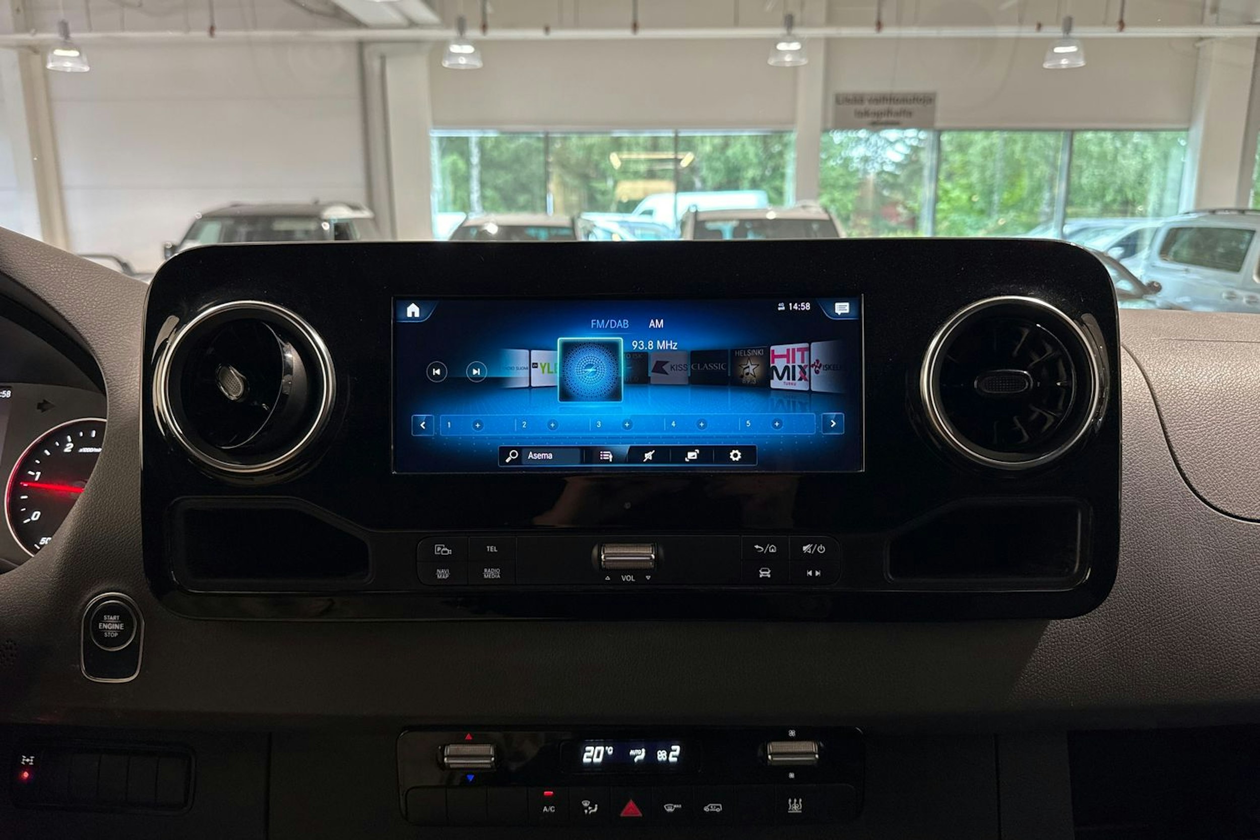 Valkoinen Mercedes-Benz SPRINTER 2020 kuva 22.