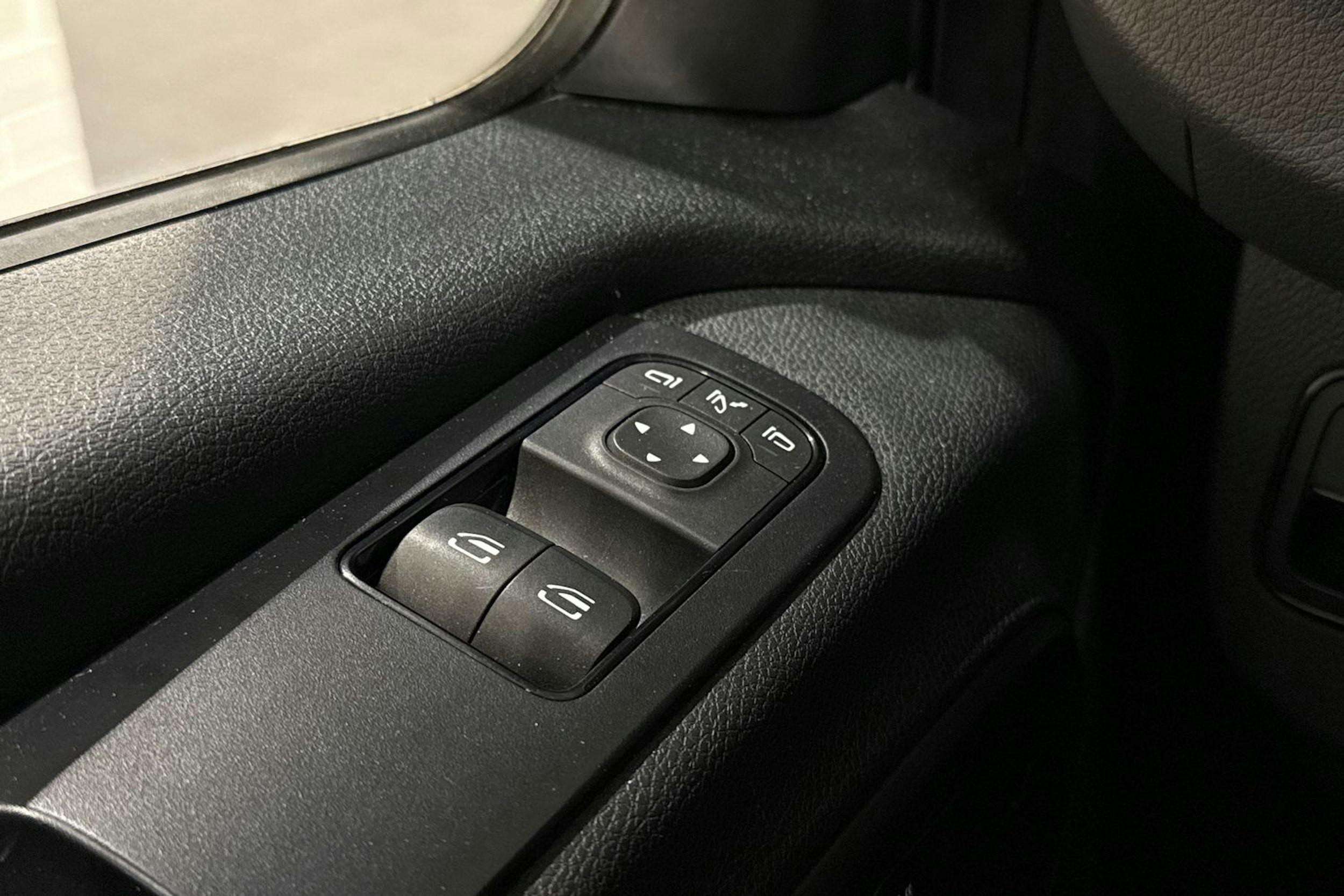 Valkoinen Mercedes-Benz SPRINTER 2020 kuva 30.
