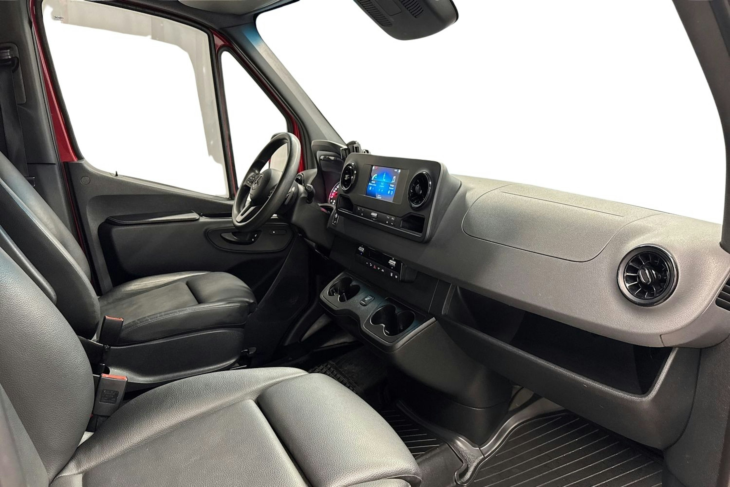 punainen Mercedes-Benz Sprinter 2020 kuva 9.