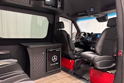 punainen Mercedes-Benz Sprinter 2020 kuva 15.