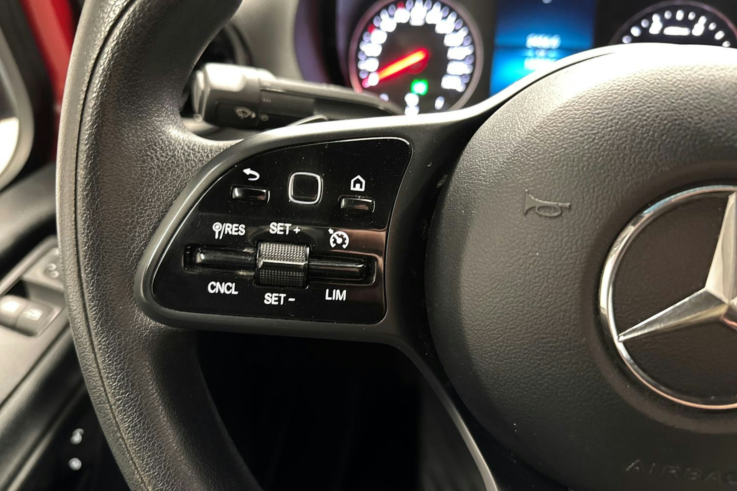 punainen Mercedes-Benz Sprinter 2020 kuva 20.