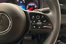 punainen Mercedes-Benz Sprinter 2020 kuva 21.