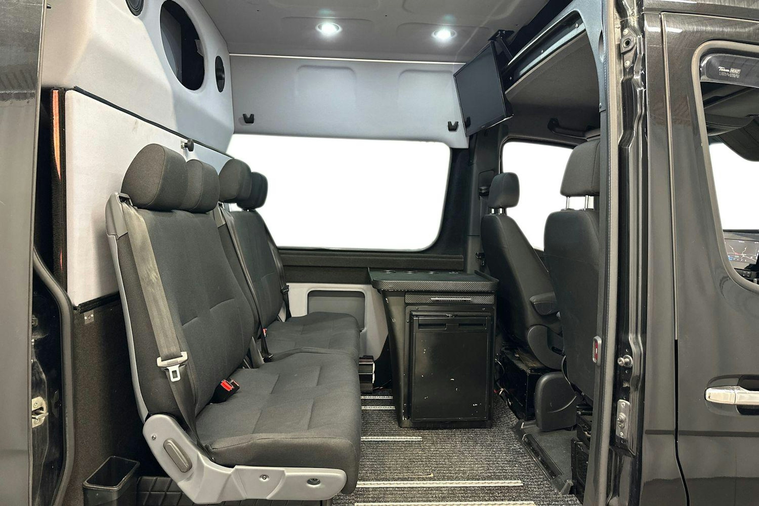 musta Mercedes-Benz Sprinter 2020 kuva 9.