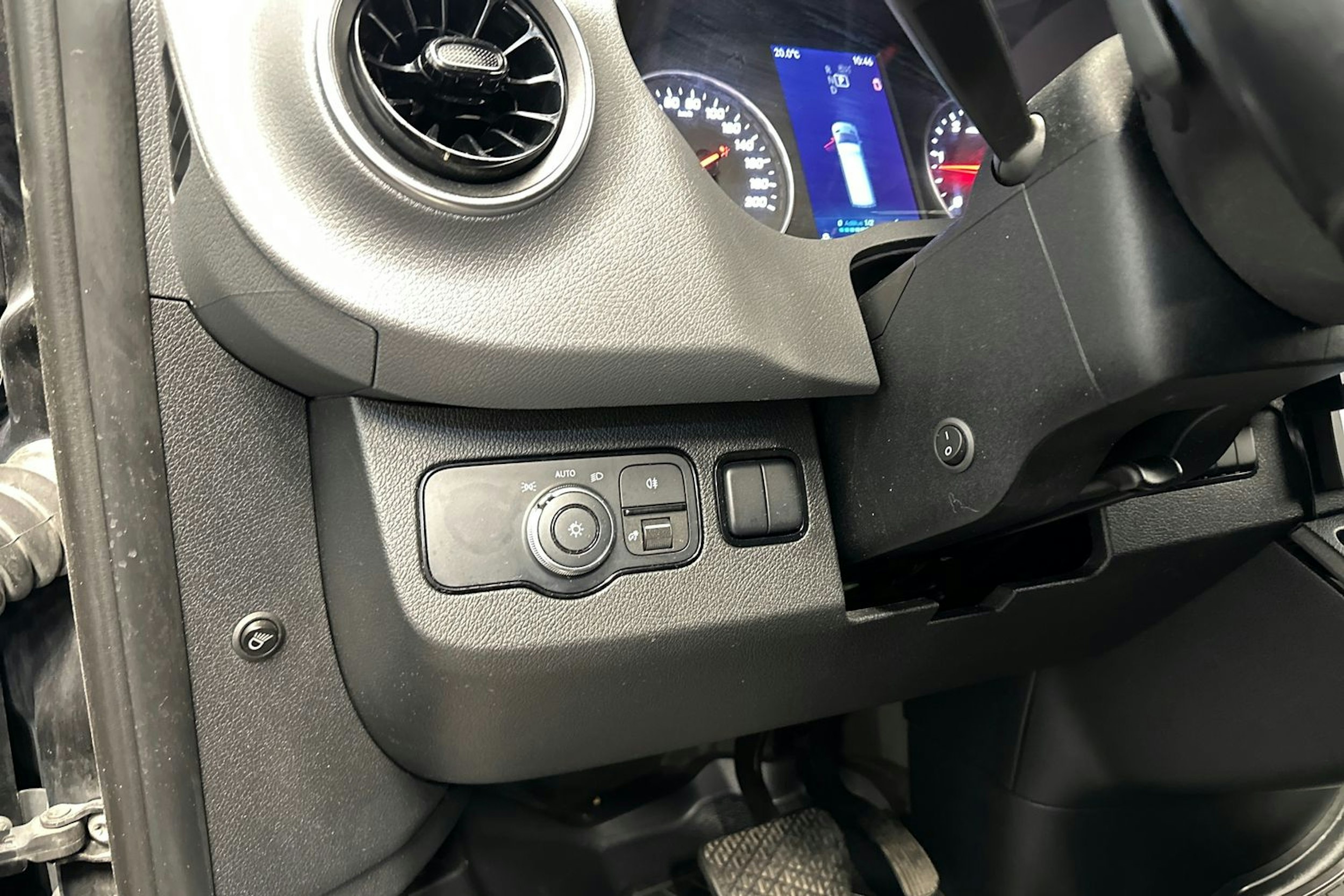 musta Mercedes-Benz Sprinter 2020 kuva 13.