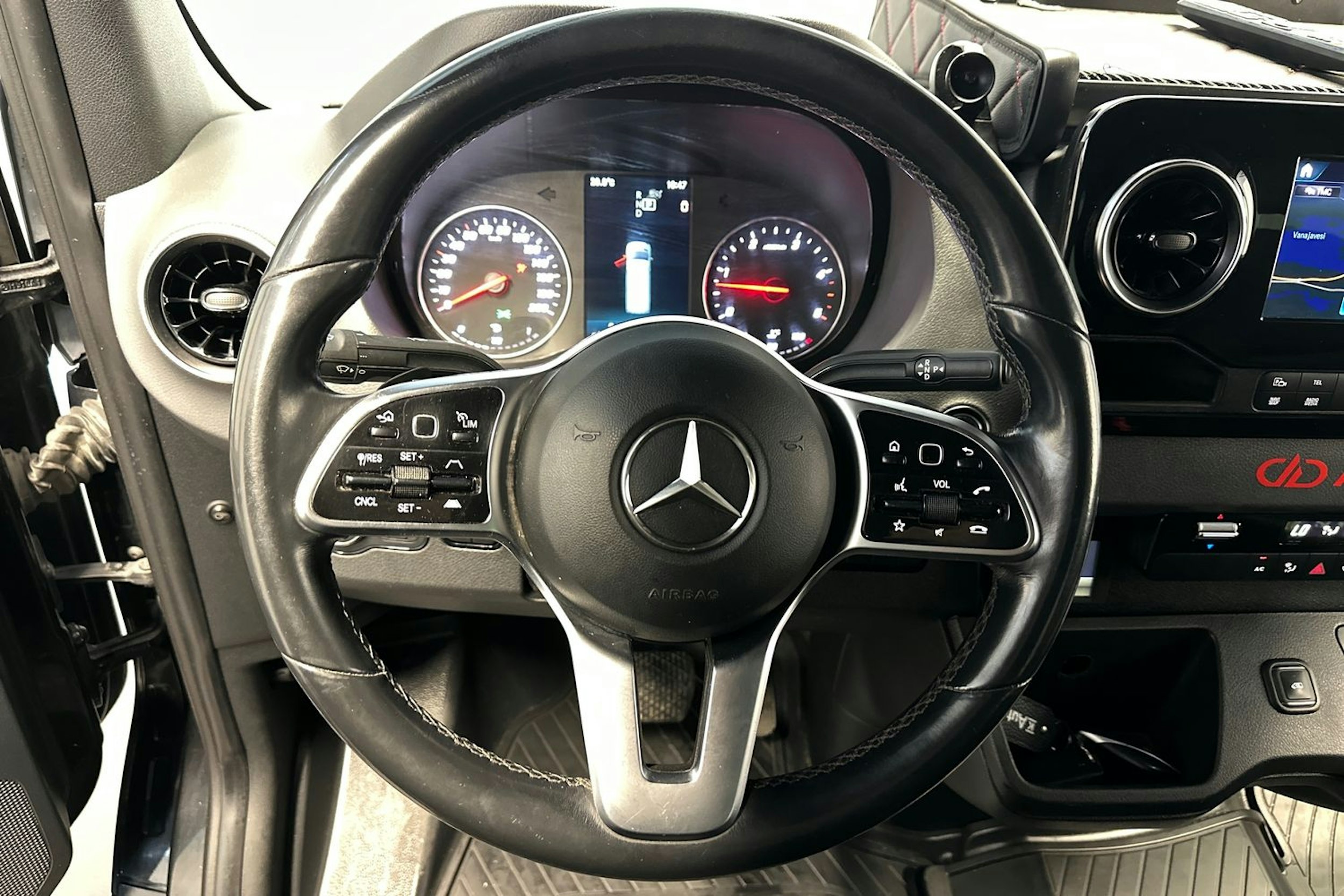 musta Mercedes-Benz Sprinter 2020 kuva 14.