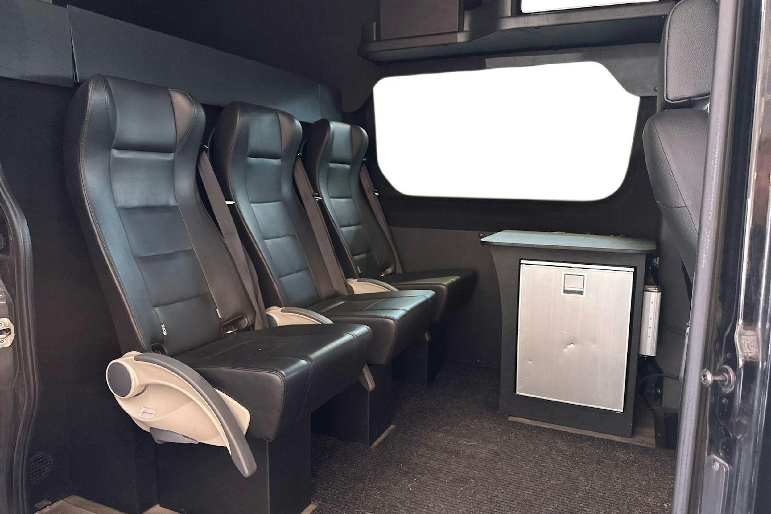 musta Mercedes-Benz Sprinter 2020 kuva 10.