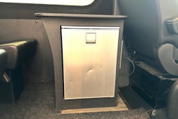 musta Mercedes-Benz Sprinter 2020 kuva 12.