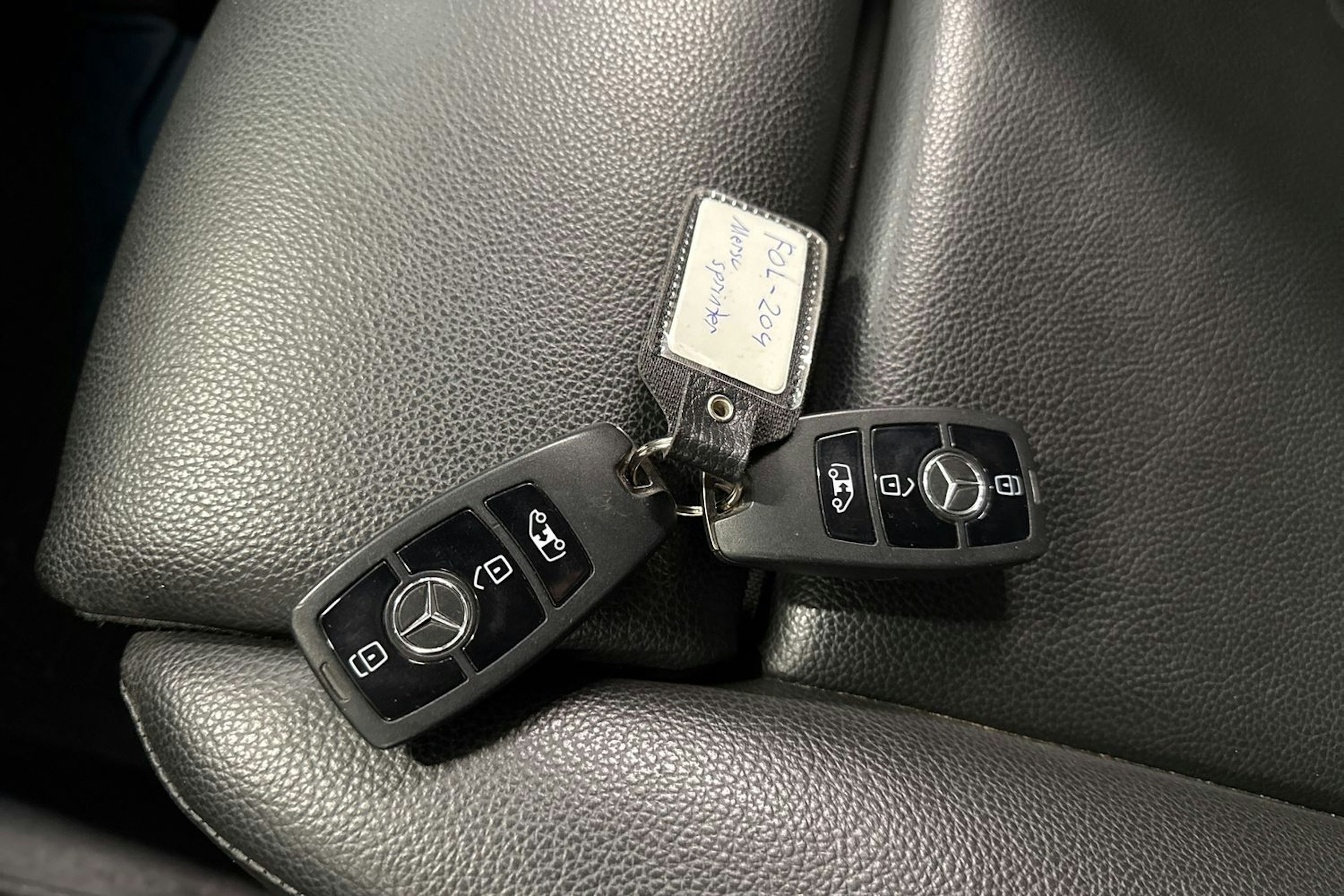 musta Mercedes-Benz Sprinter 2020 kuva 28.