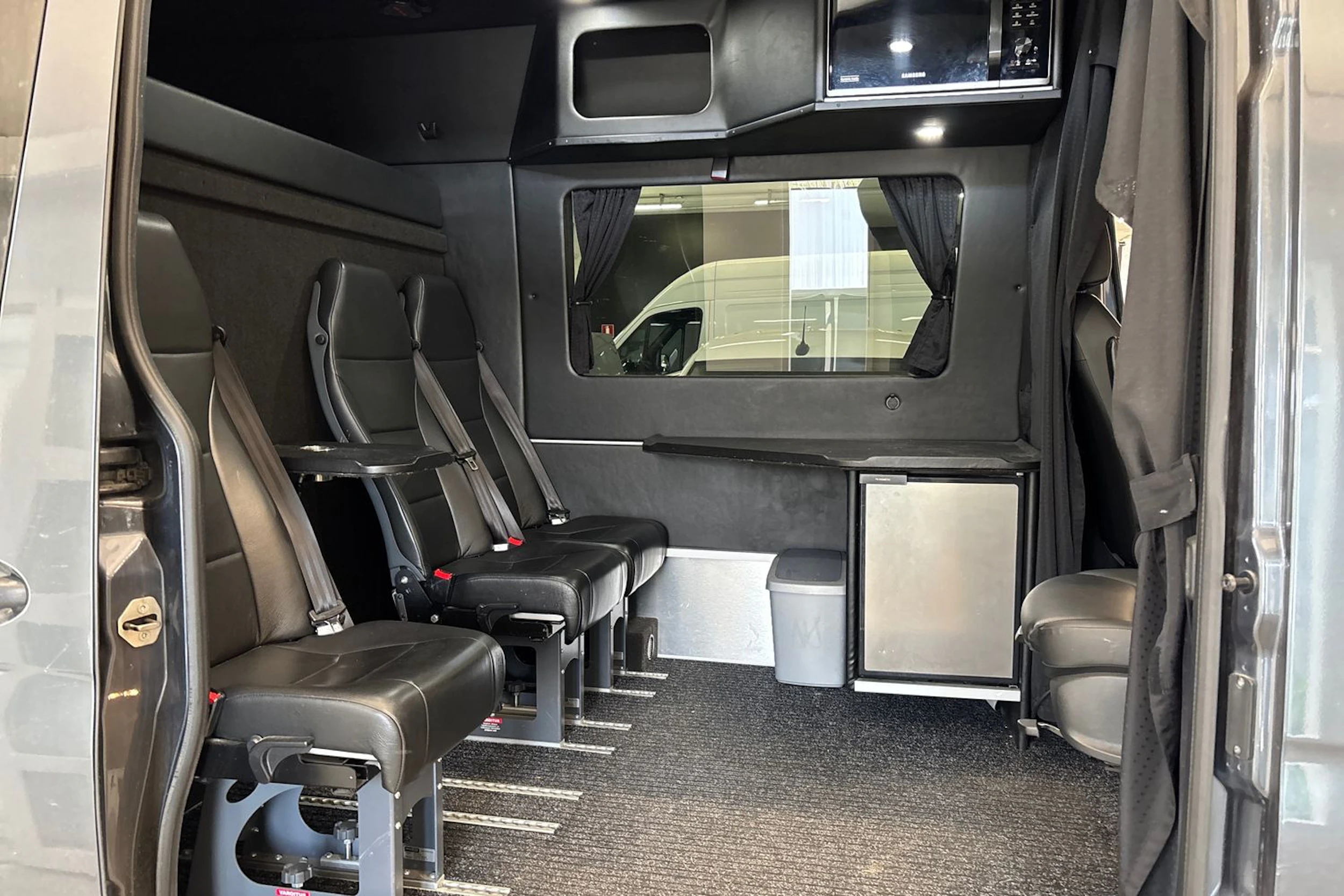 harmaa Mercedes-Benz Sprinter 2020 kuva 4.