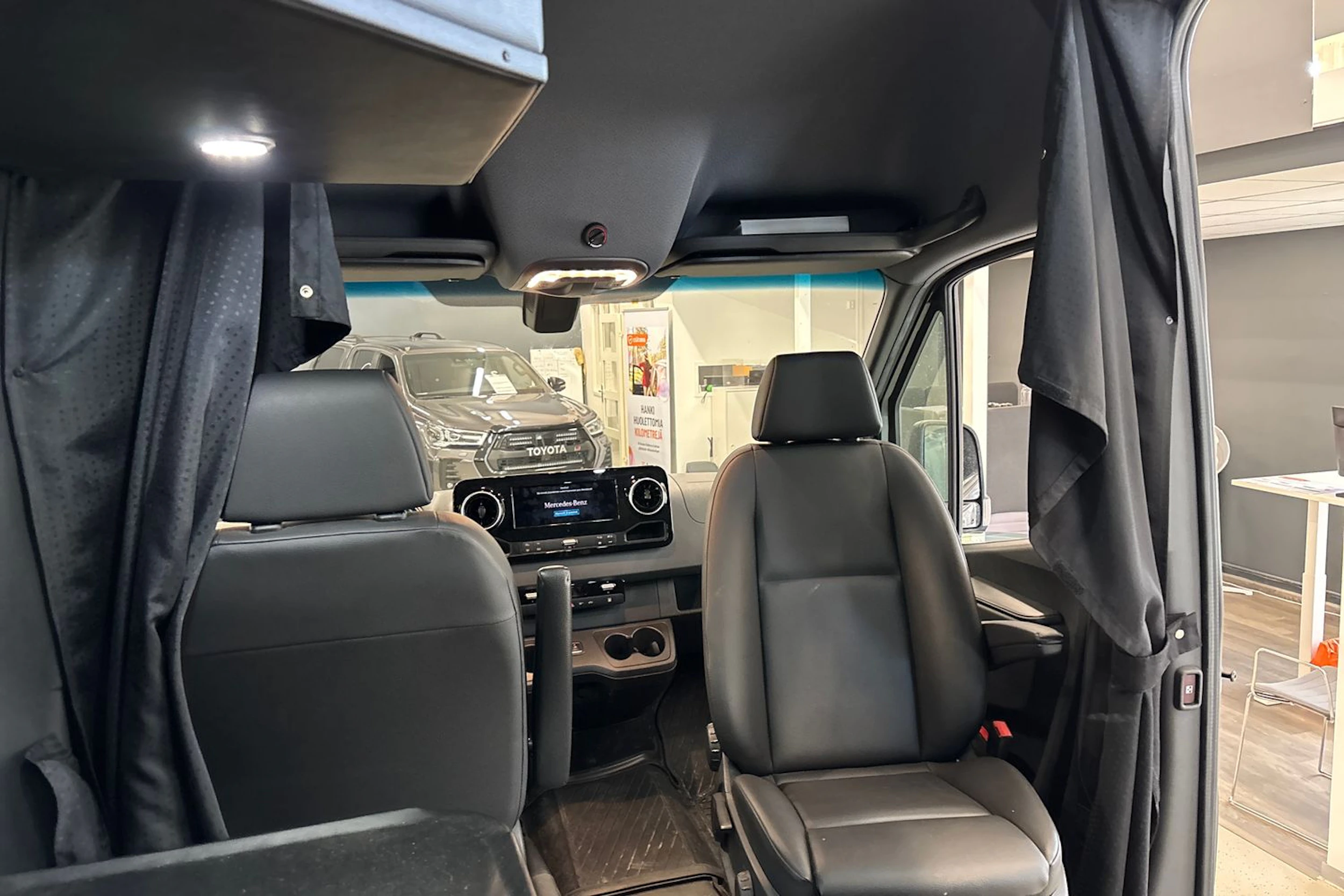 harmaa Mercedes-Benz Sprinter 2020 kuva 5.