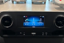 valkoinen Mercedes-Benz Sprinter 2020 kuva 16.
