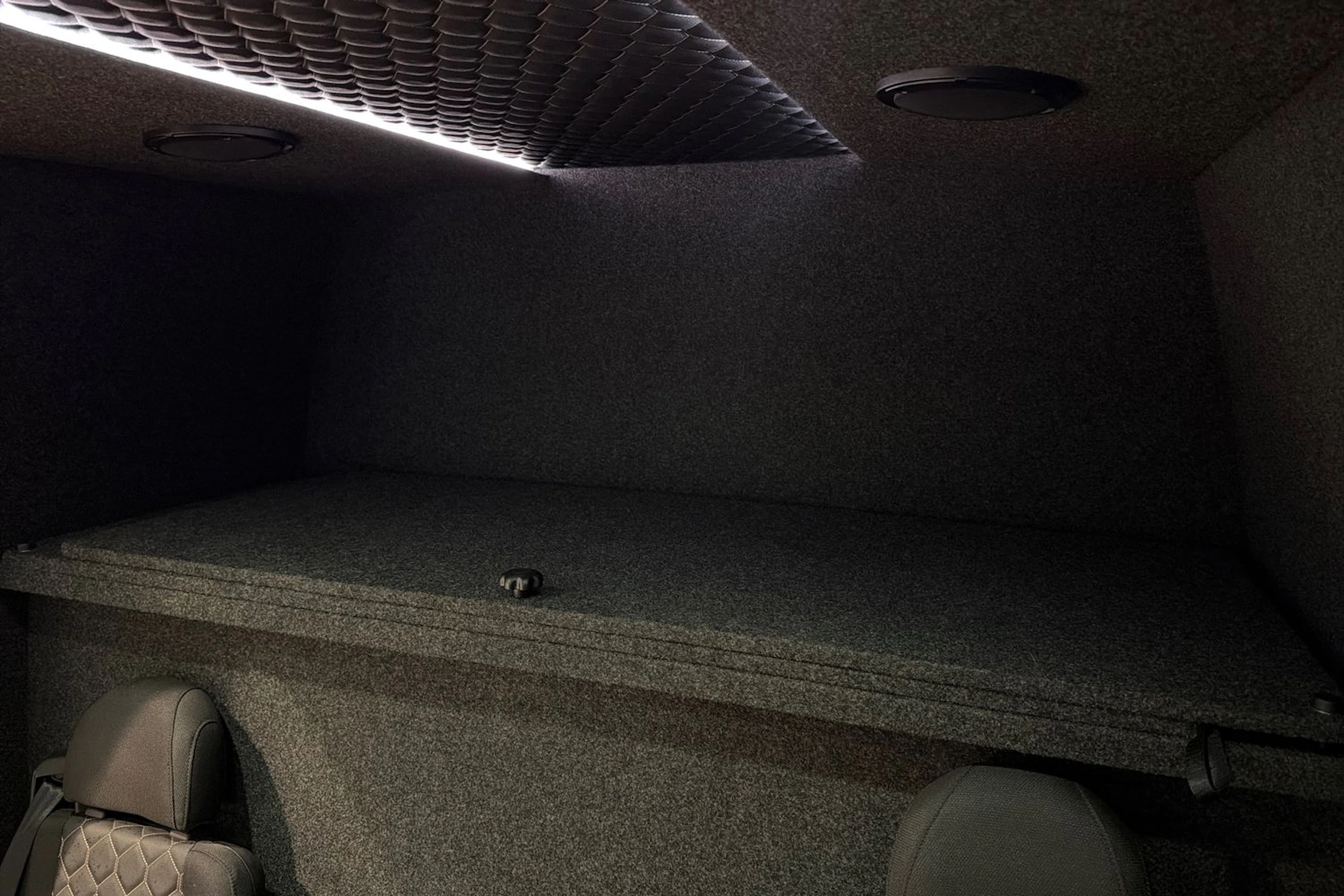 valkoinen Mercedes-Benz Sprinter 2020 kuva 32.