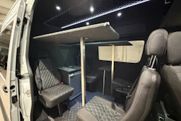 valkoinen Mercedes-Benz Sprinter 2020 kuva 34.