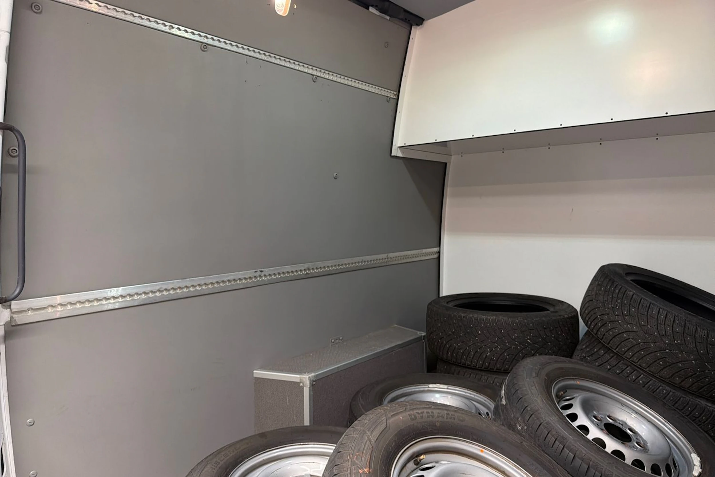 valkoinen Mercedes-Benz Sprinter 2020 kuva 36.