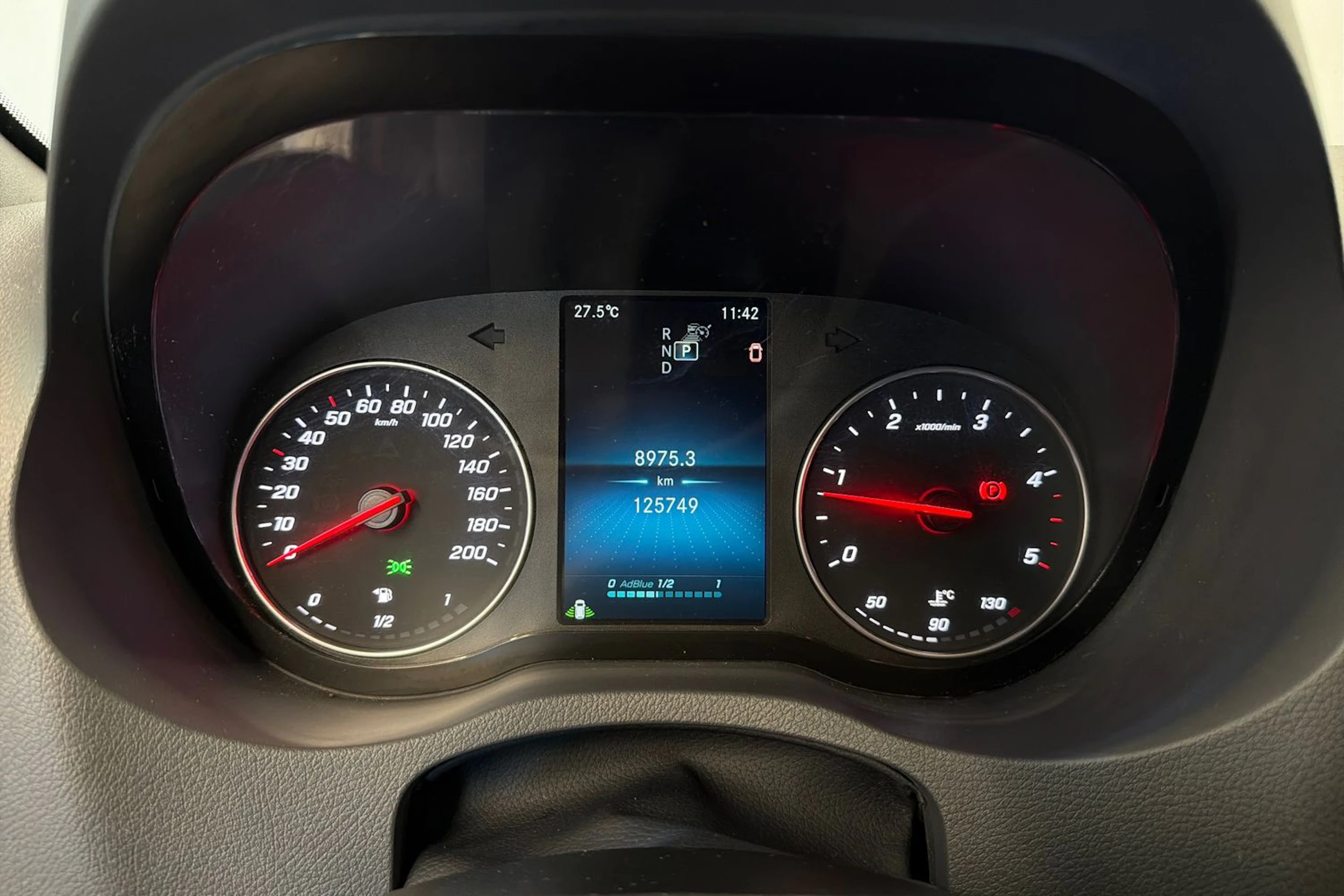harmaa Mercedes-Benz Sprinter 2020 kuva 13.