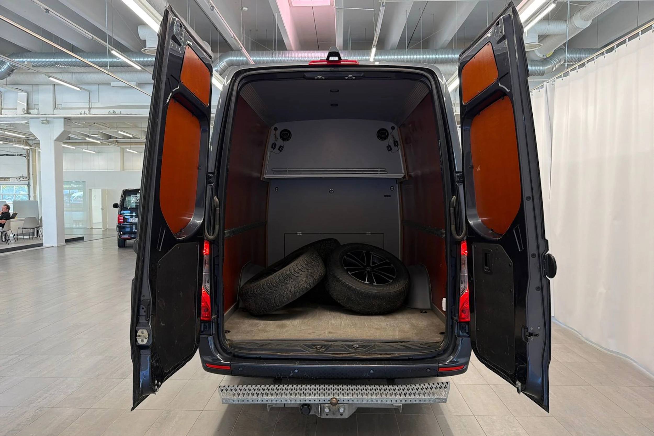 harmaa Mercedes-Benz Sprinter 2020 kuva 30.