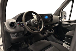 valkoinen Mercedes-Benz Sprinter 2020 kuva 8.