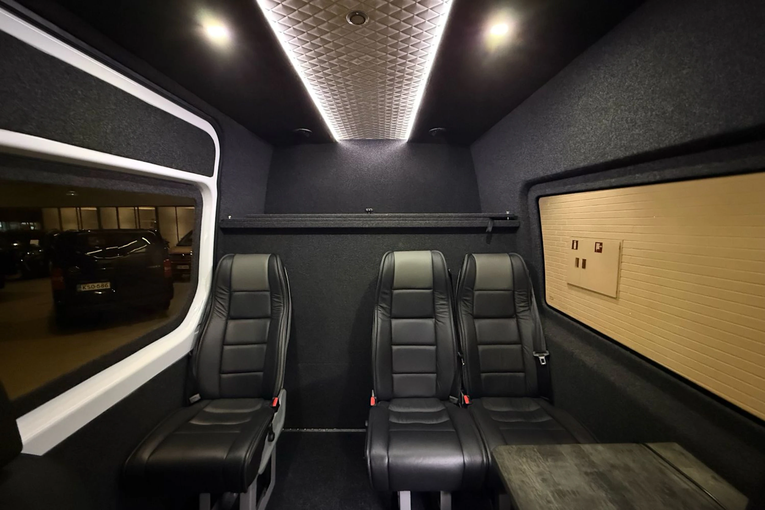 valkoinen Mercedes-Benz Sprinter 2020 kuva 17.