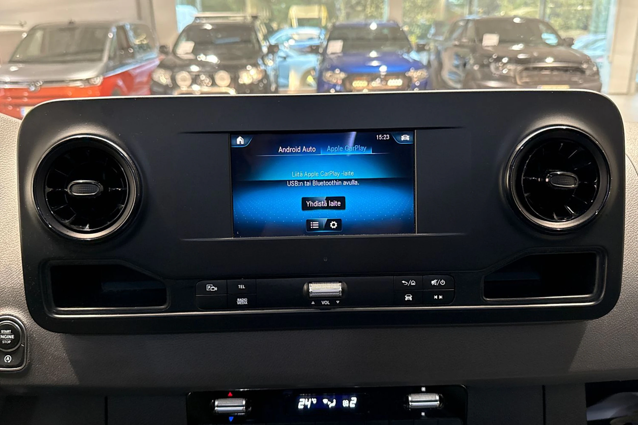 valkoinen Mercedes-Benz Sprinter 2020 kuva 26.