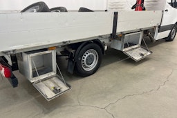 valkoinen Mercedes-Benz Sprinter 2020 kuva 15.