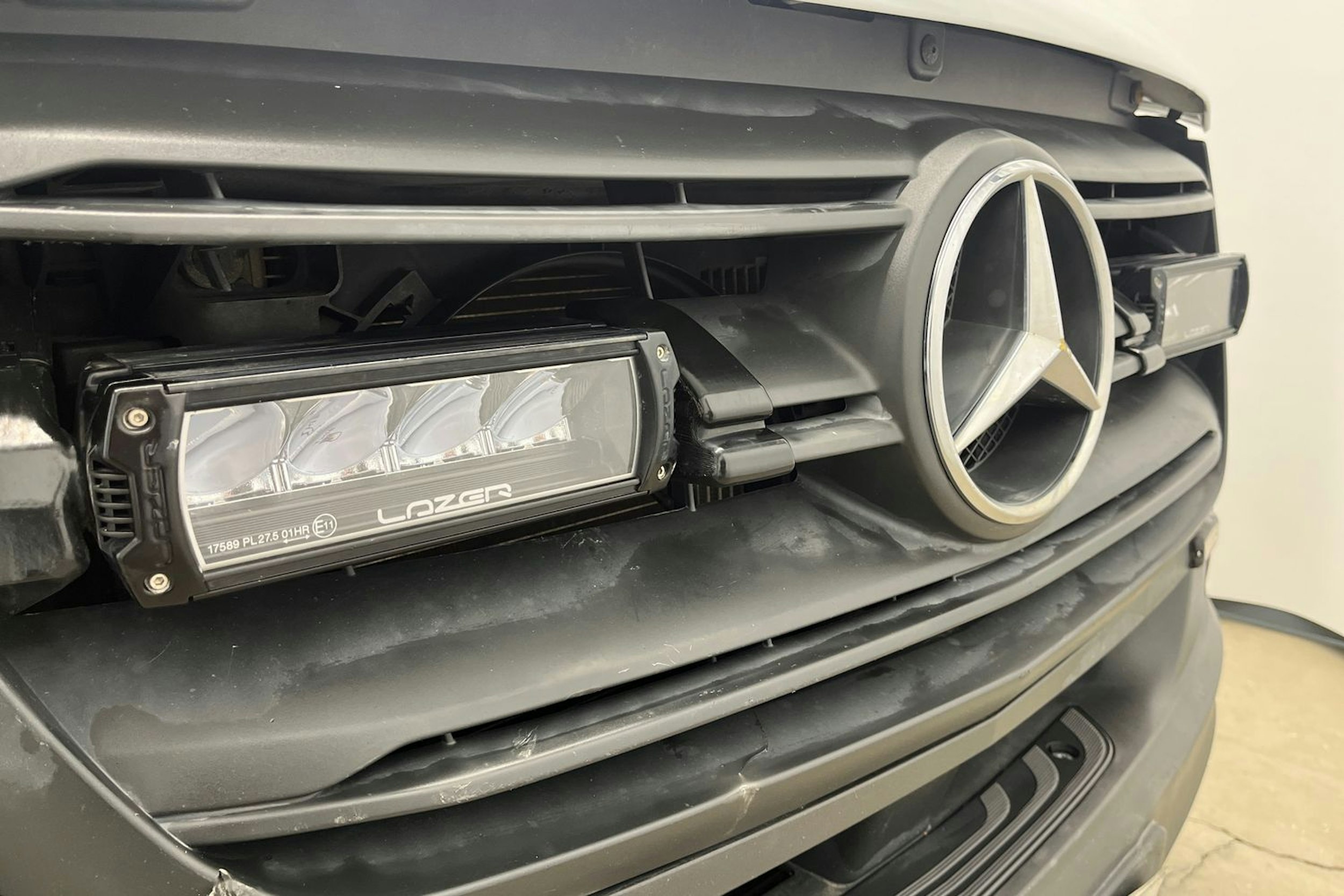 valkoinen Mercedes-Benz Sprinter 2020 kuva 16.