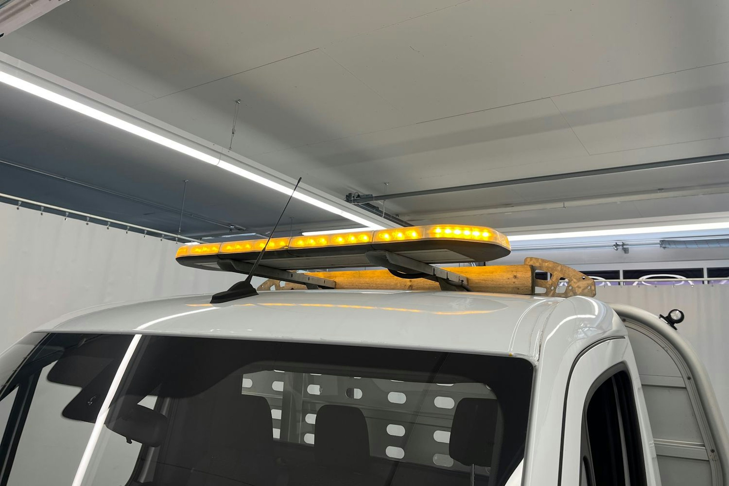 valkoinen Mercedes-Benz Sprinter 2020 kuva 17.