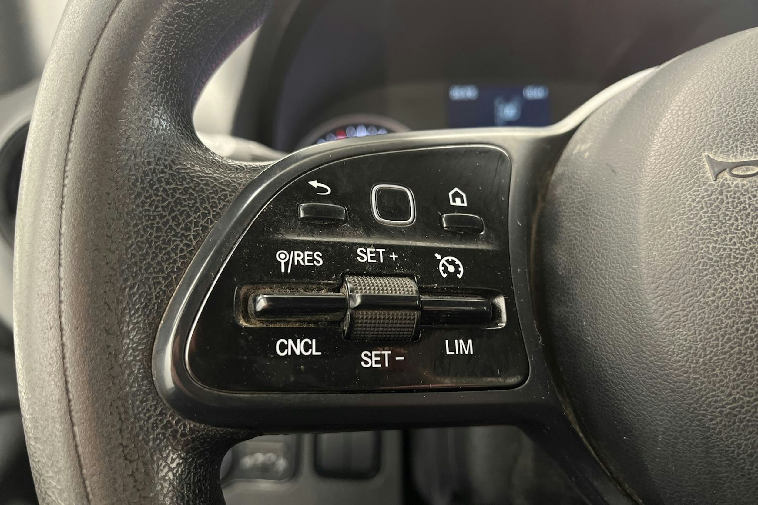 valkoinen Mercedes-Benz Sprinter 2020 kuva 19.