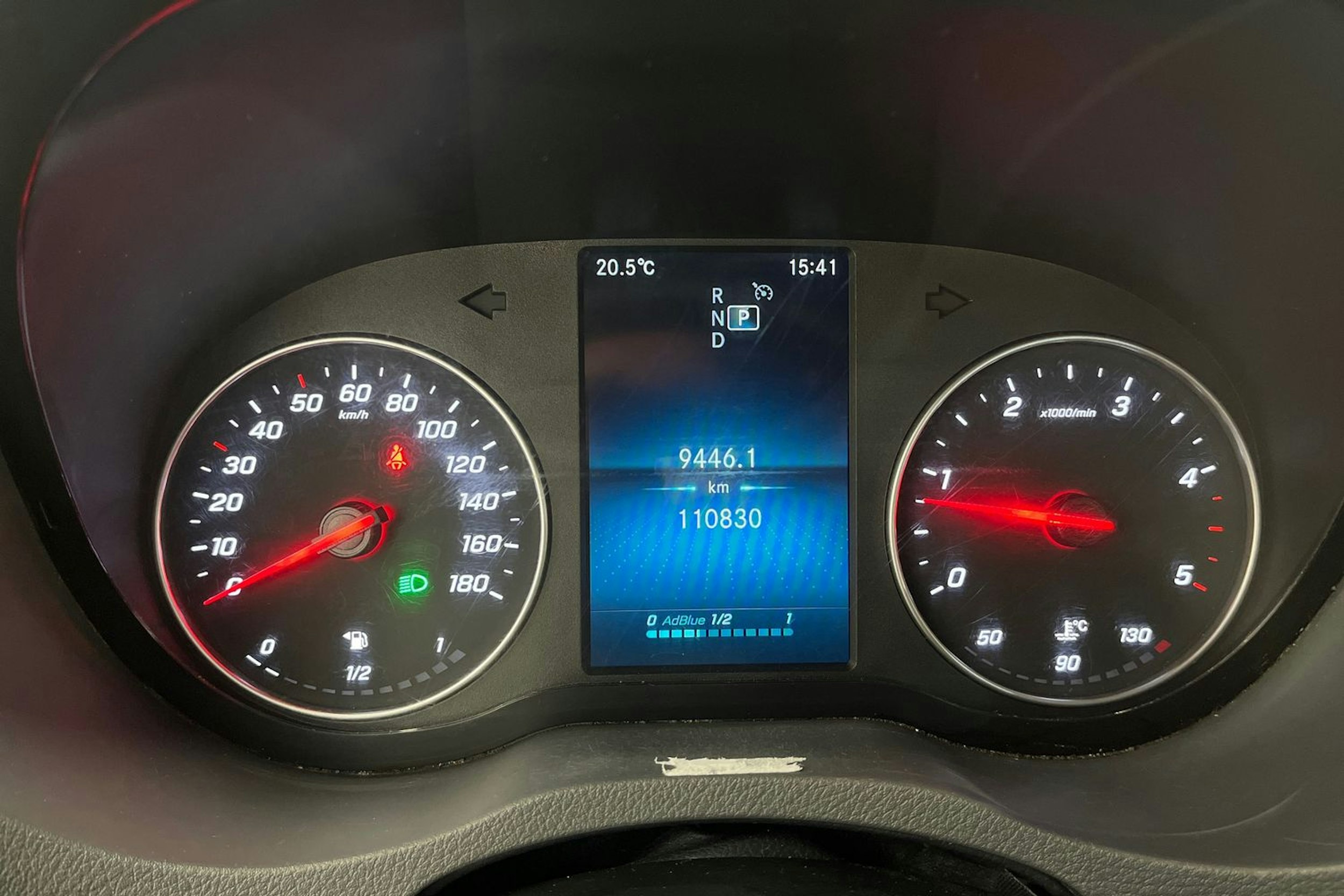 valkoinen Mercedes-Benz Sprinter 2020 kuva 20.