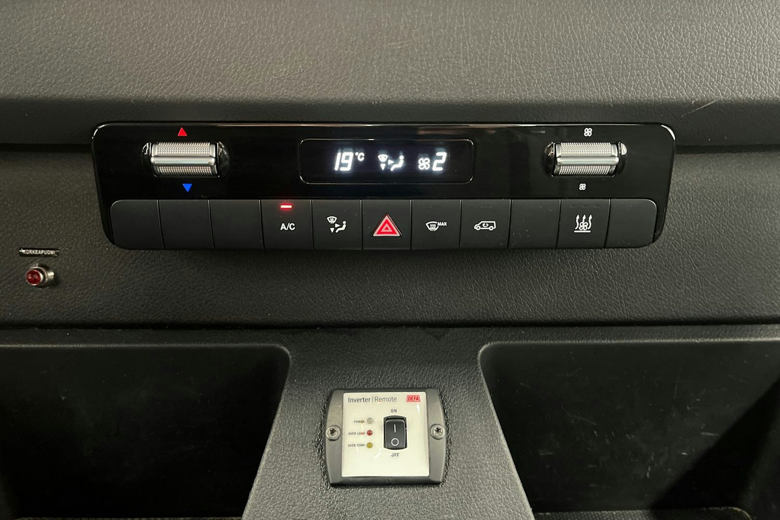 valkoinen Mercedes-Benz Sprinter 2020 kuva 23.