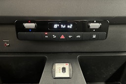 valkoinen Mercedes-Benz Sprinter 2020 kuva 23.