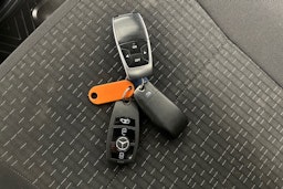 valkoinen Mercedes-Benz Sprinter 2020 kuva 28.