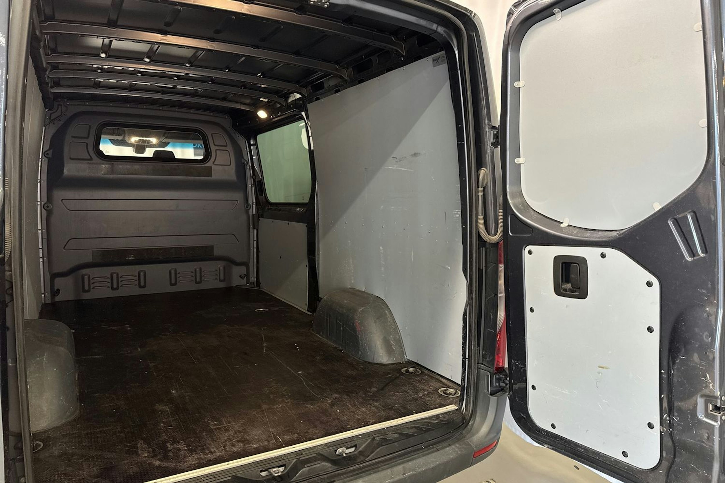 harmaa Mercedes-Benz Sprinter 2021 kuva 18.