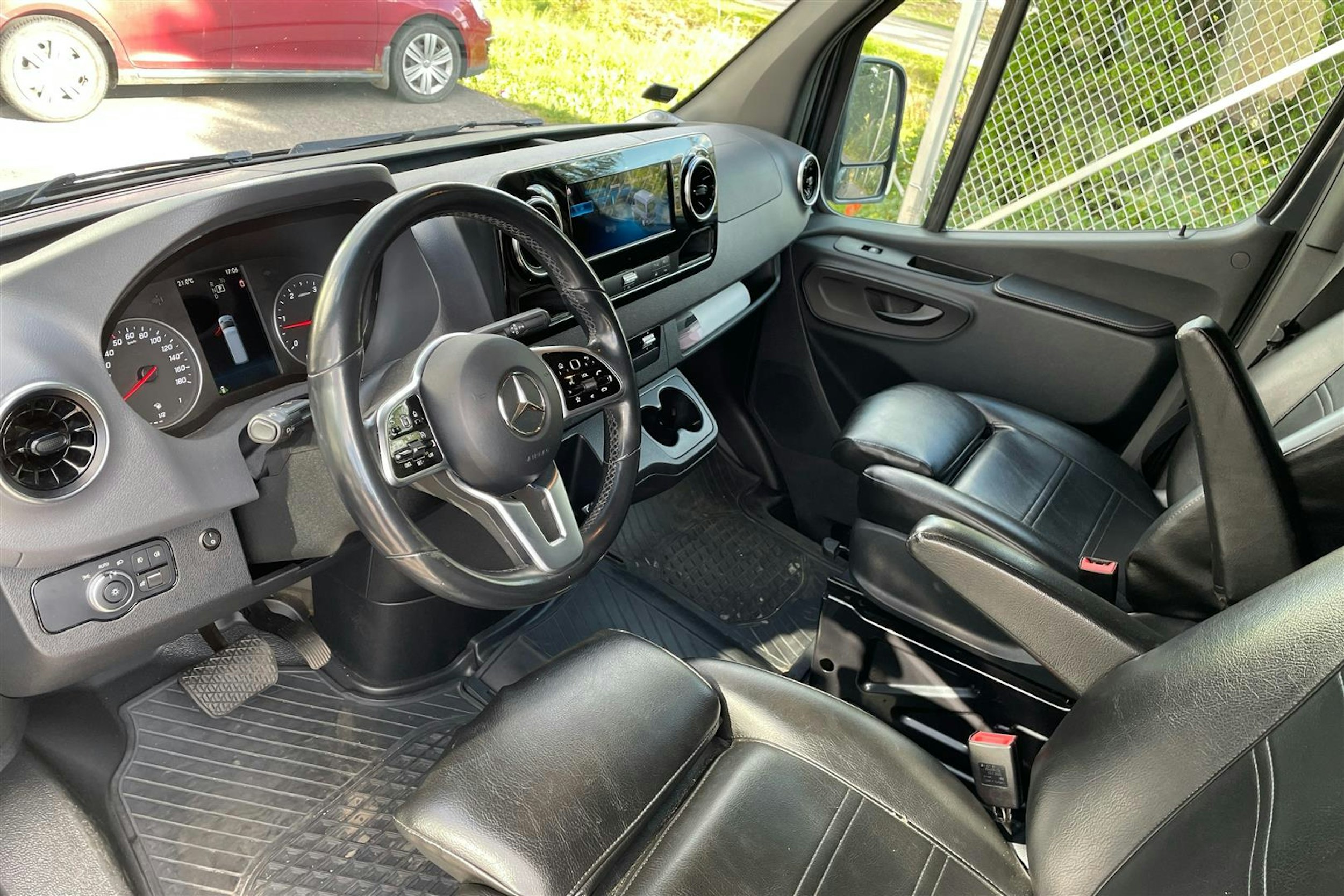 harmaa Mercedes-Benz Sprinter 2020 kuva 3.