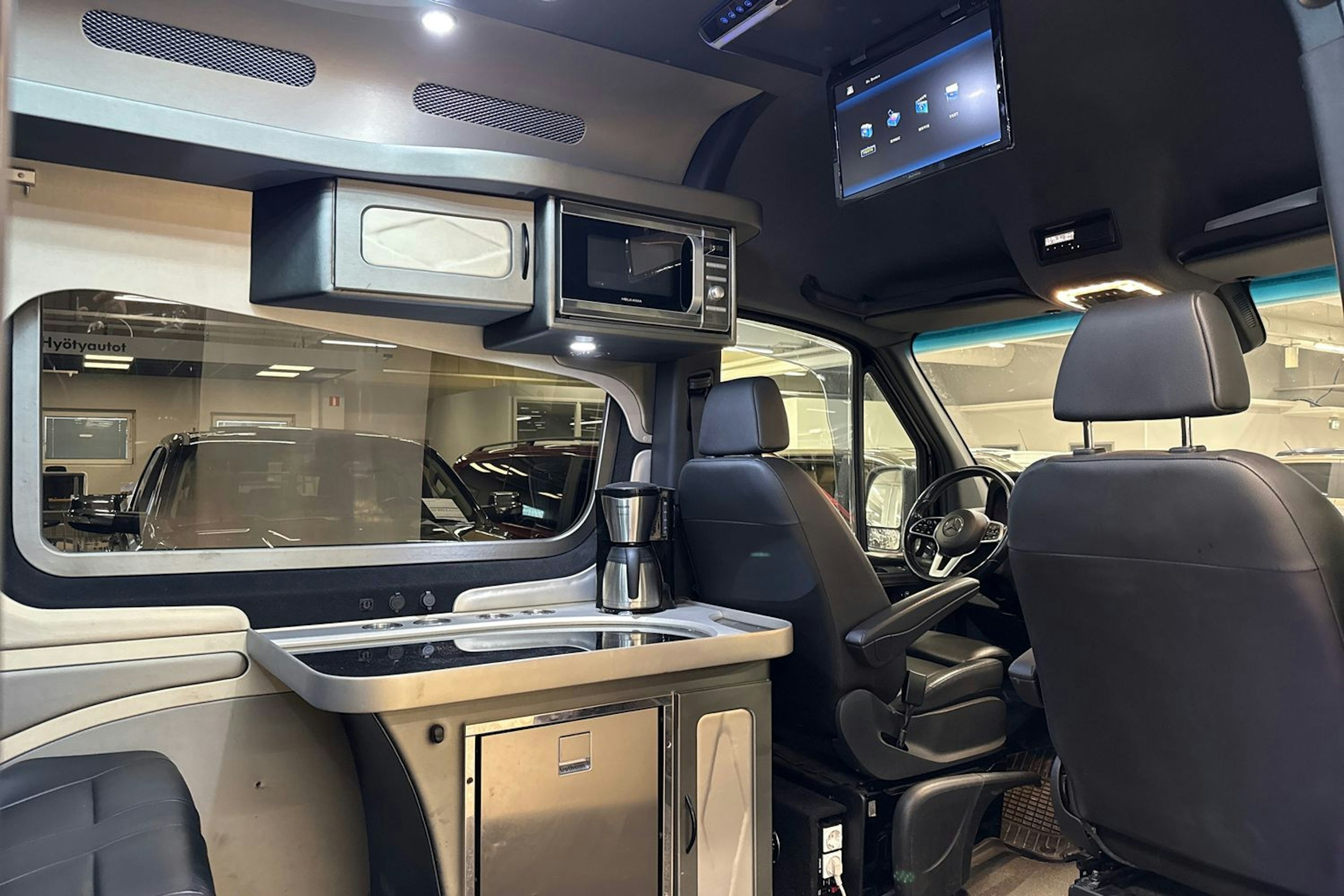 Musta Mercedes-Benz SPRINTER 2020 kuva 14.