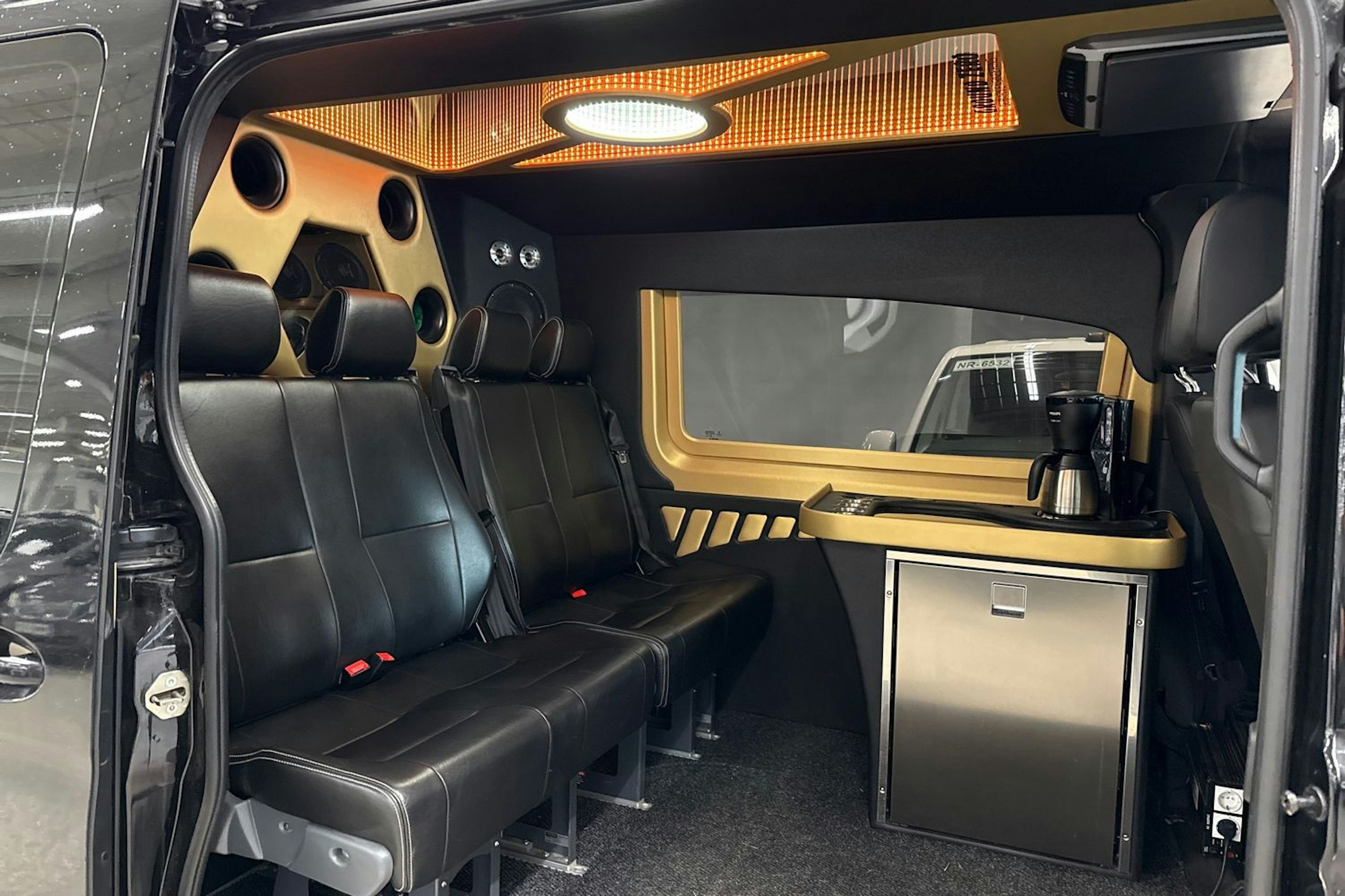 musta Mercedes-Benz Sprinter 2020 kuva 3.