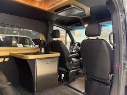 musta Mercedes-Benz Sprinter 2020 kuva 4.