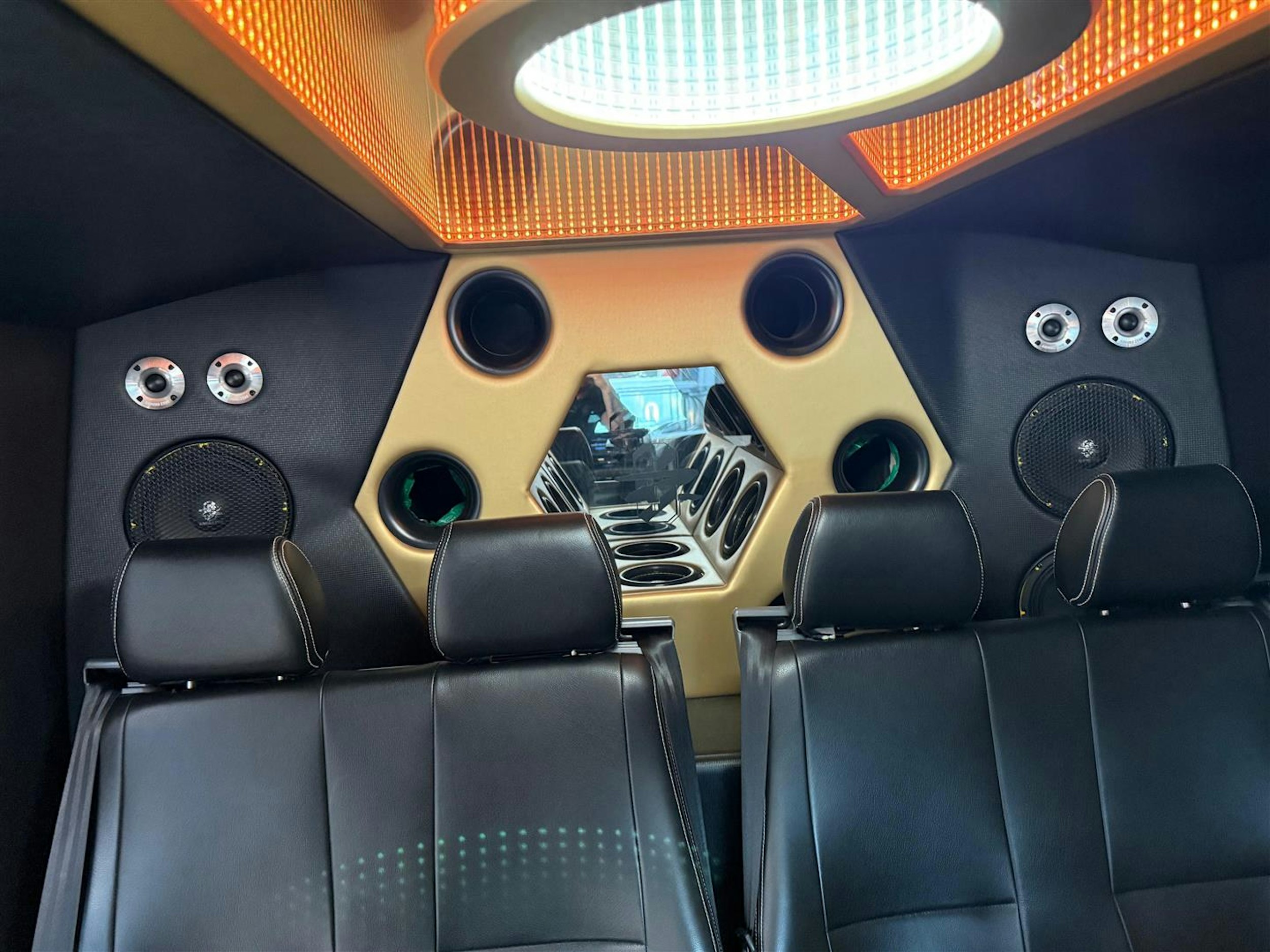 musta Mercedes-Benz Sprinter 2020 kuva 6.