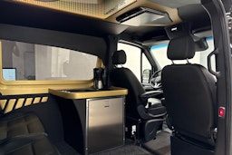musta Mercedes-Benz Sprinter 2020 kuva 18.