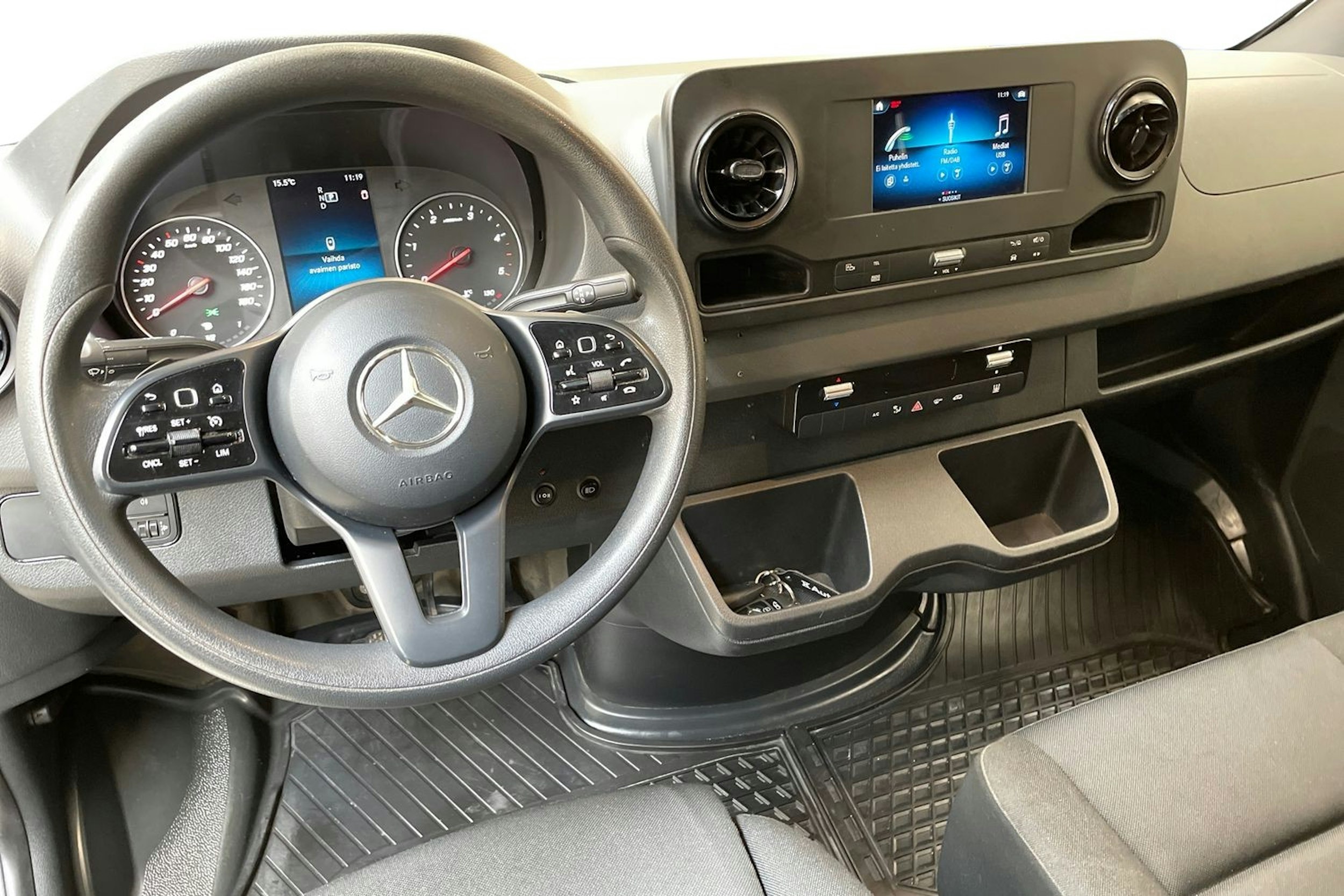 valkoinen Mercedes-Benz Sprinter 2020 kuva 9.