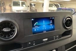 valkoinen Mercedes-Benz Sprinter 2020 kuva 18.