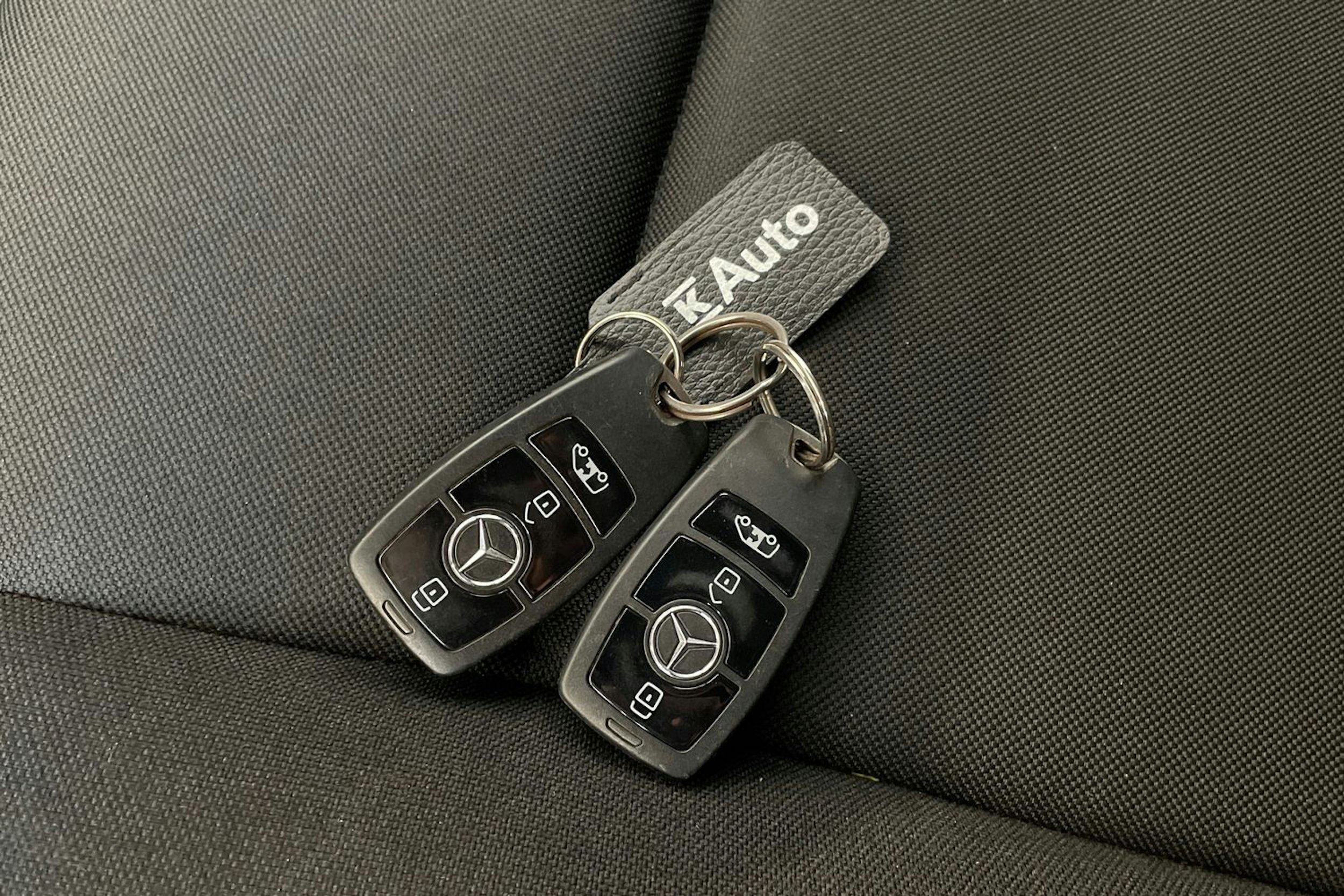valkoinen Mercedes-Benz Sprinter 2020 kuva 21.