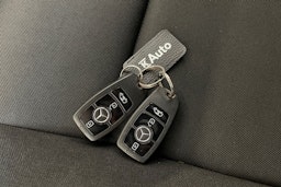 valkoinen Mercedes-Benz Sprinter 2020 kuva 21.