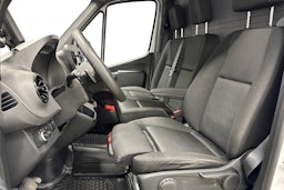 valkoinen Mercedes-Benz Sprinter 2020 kuva 7.
