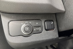 valkoinen Mercedes-Benz Sprinter 2020 kuva 14.