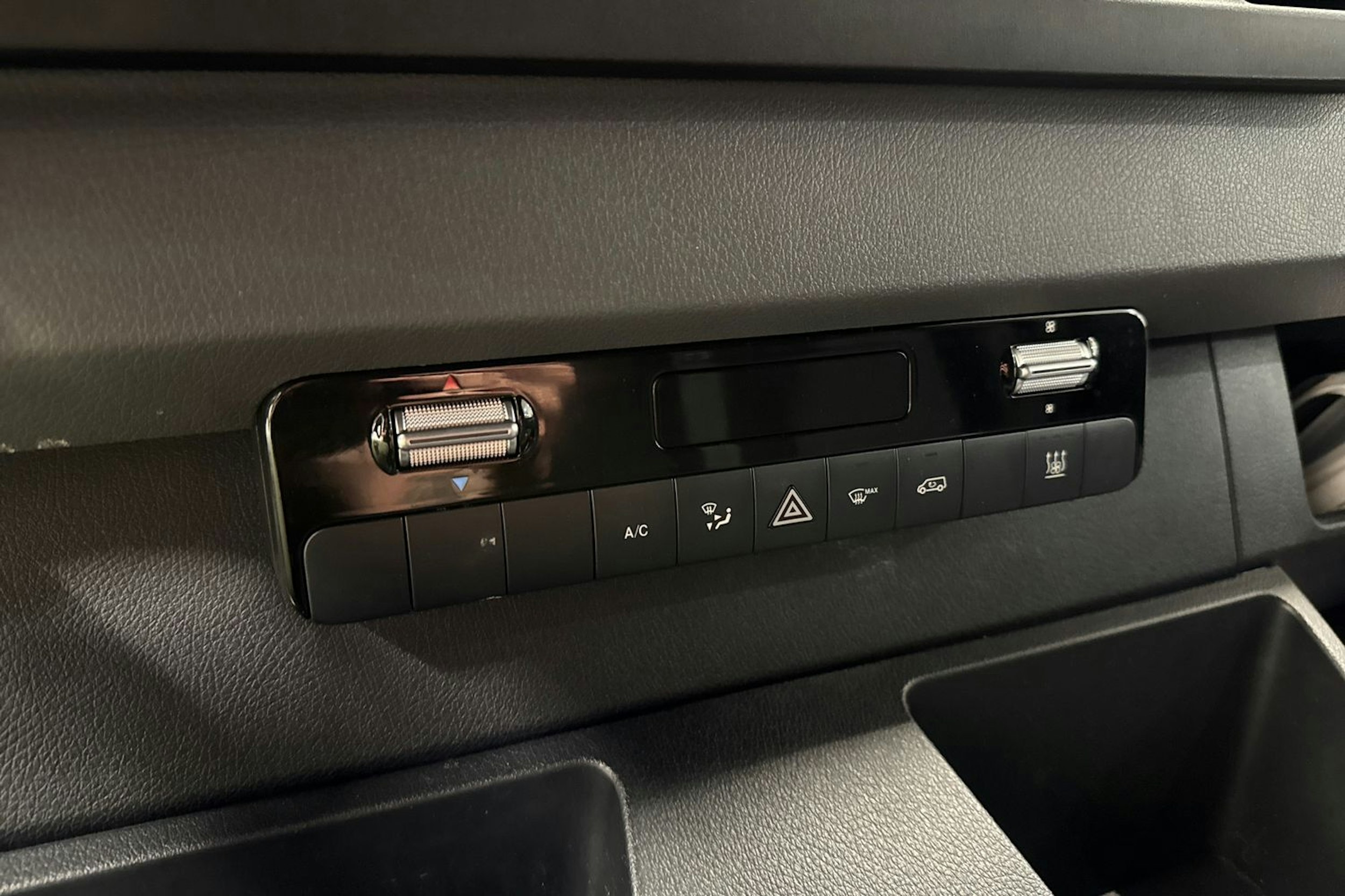 valkoinen Mercedes-Benz Sprinter 2020 kuva 16.