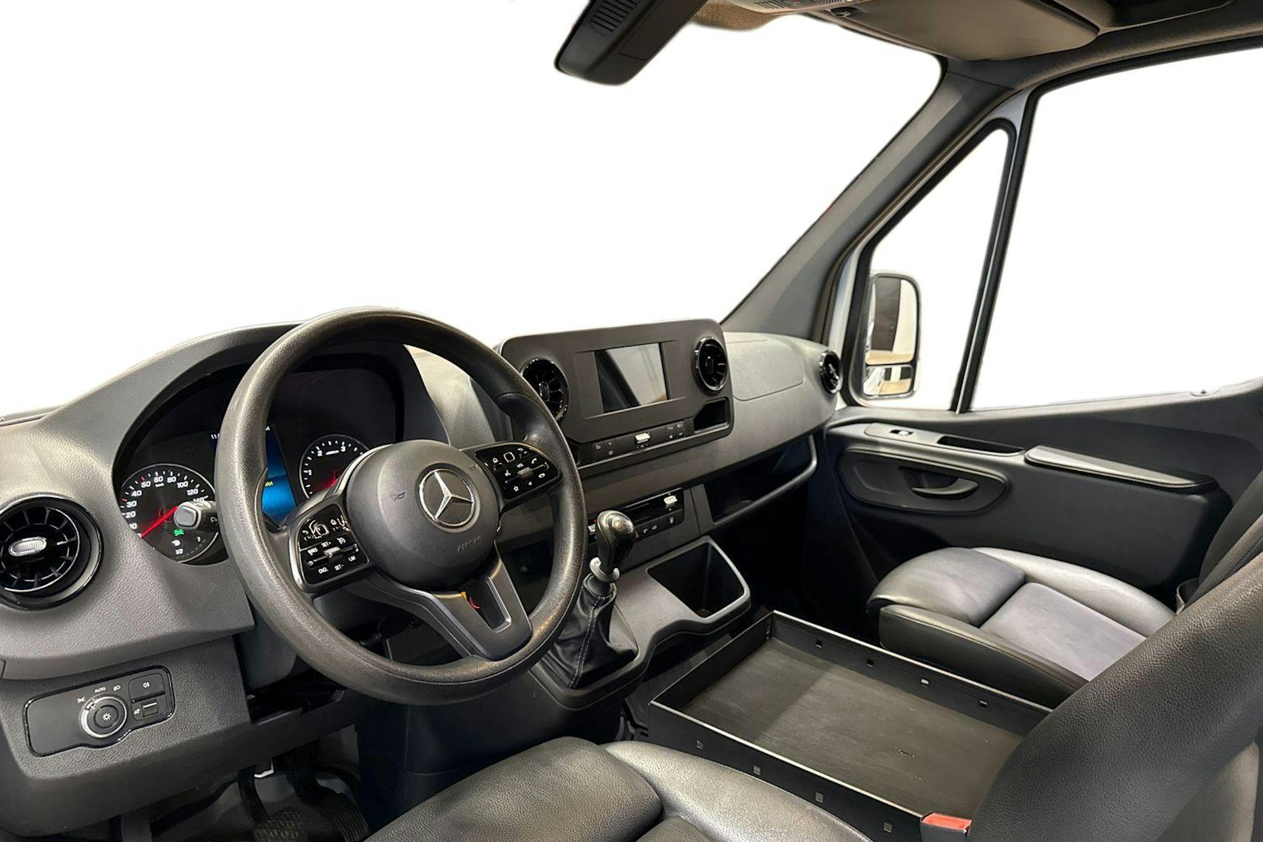 valkoinen Mercedes-Benz Sprinter 2020 kuva 9.