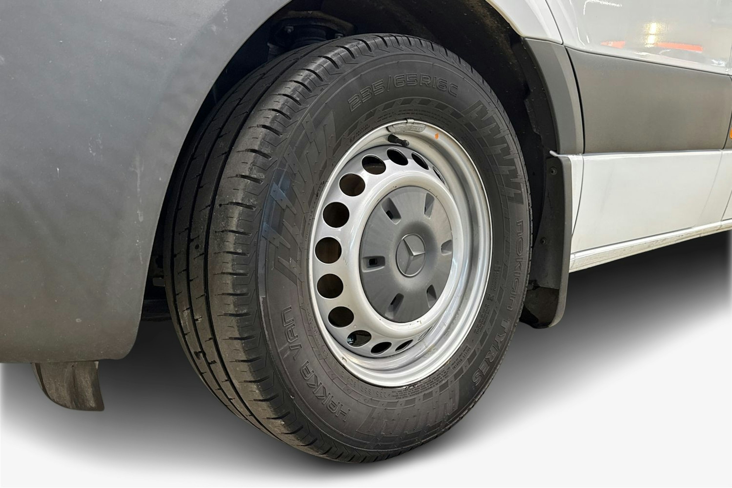 valkoinen Mercedes-Benz Sprinter 2020 kuva 12.