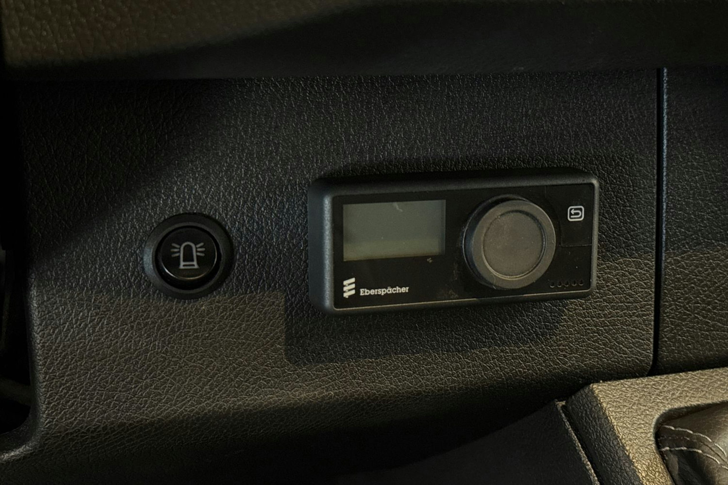 valkoinen Mercedes-Benz Sprinter 2020 kuva 22.