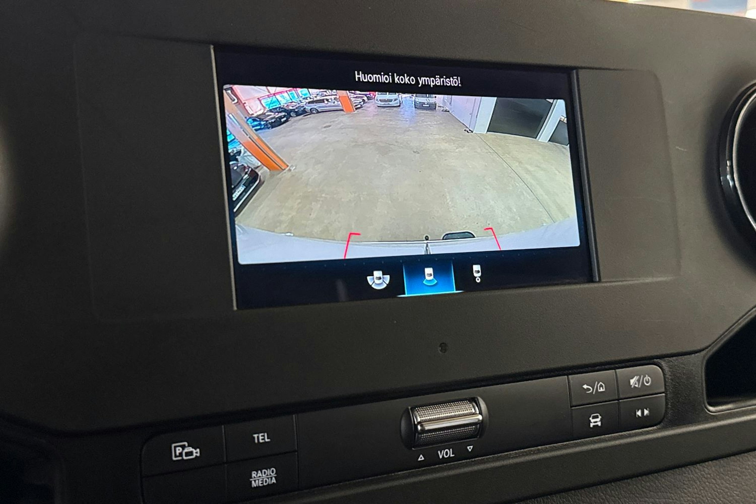 valkoinen Mercedes-Benz Sprinter 2020 kuva 28.